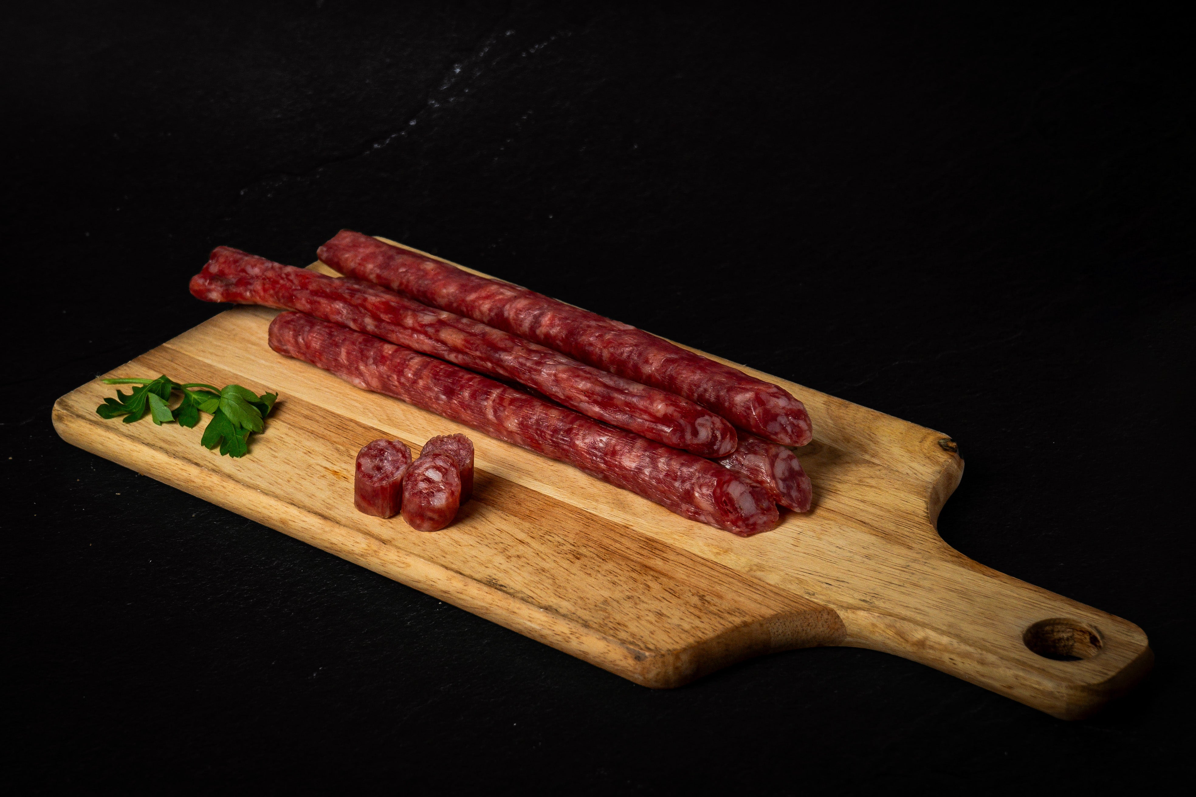 Snacks de longaniza de pascua lista para comer.