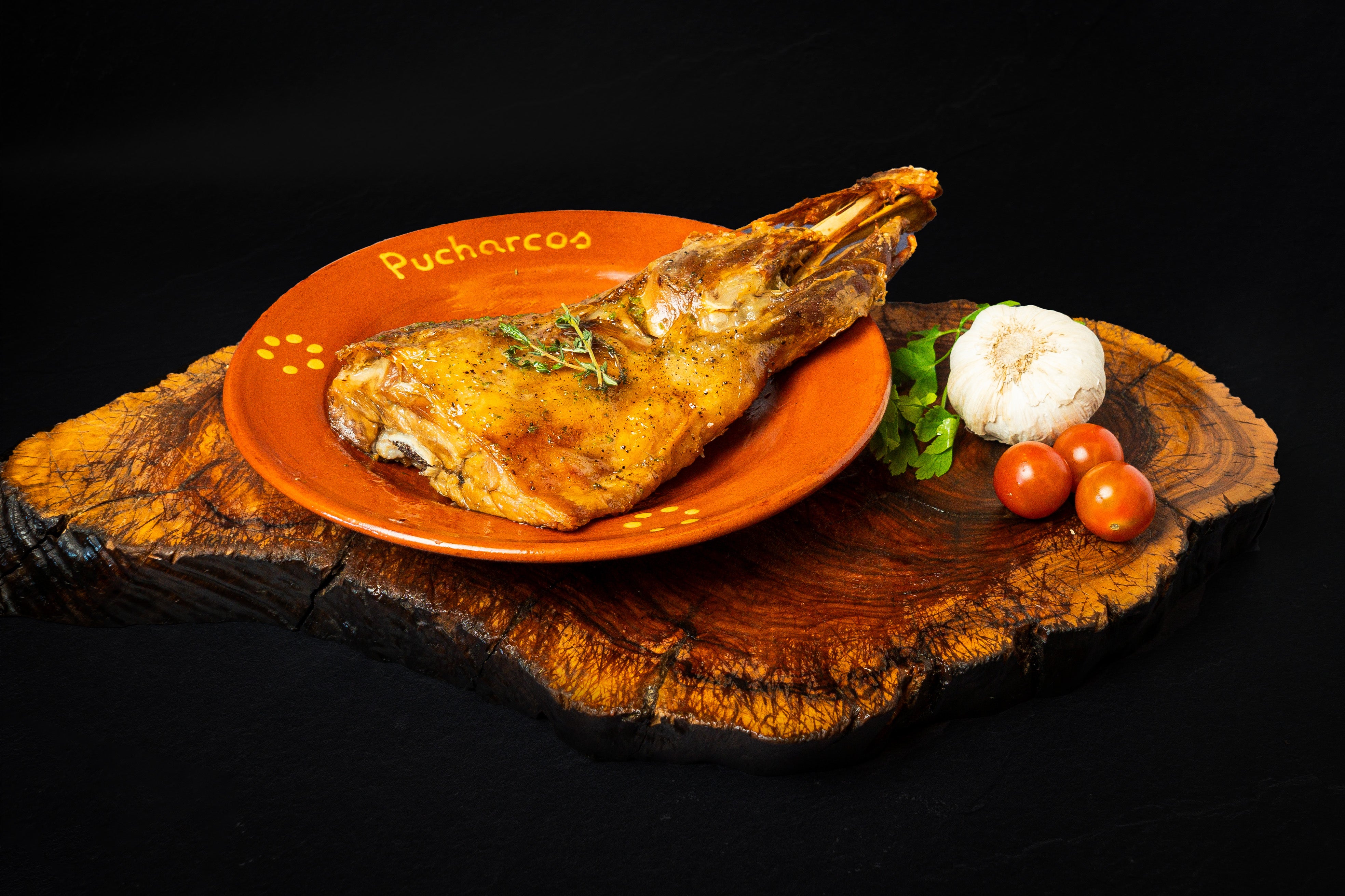 Paletilla de cordero cocinada.